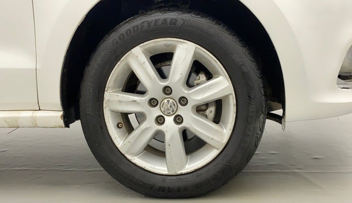 2017 Volkswagen Polo COMFORTLINE 1.2L, Petrol, Manual, 61,411 km, Right Front Wheel