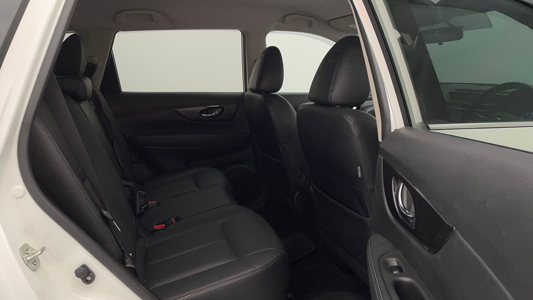 2020 Nissan X-trail St-l (2wd), Automatic, 60787 km, Right Side Rear Door Cabin View