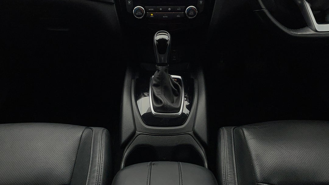 2020 Nissan X-trail St-l (2wd), Automatic, 60787 km, Gear Lever 