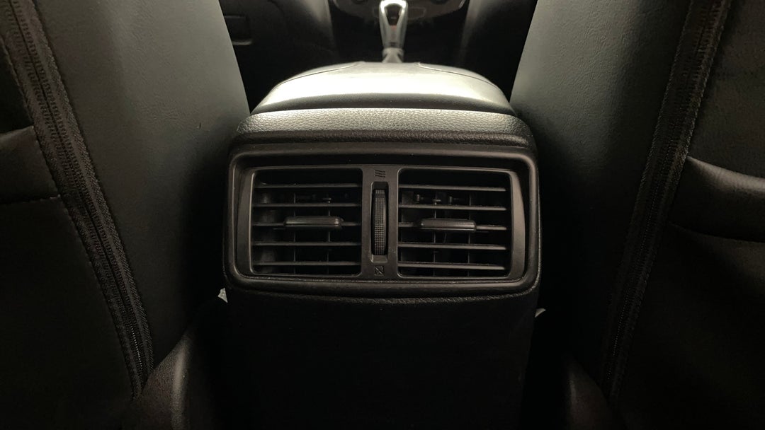 2020 Nissan X-trail St-l (2wd), Automatic, 60787 km, Rear A/C Vent