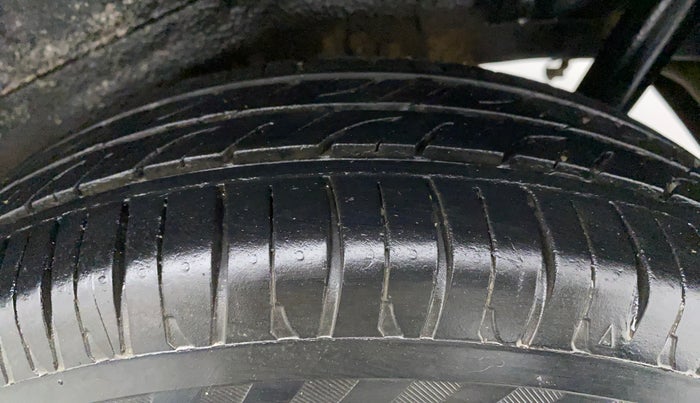 2015 Maruti Wagon R 1.0 VXI, Petrol, Manual, 73,780 km, Left Rear Tyre Tread
