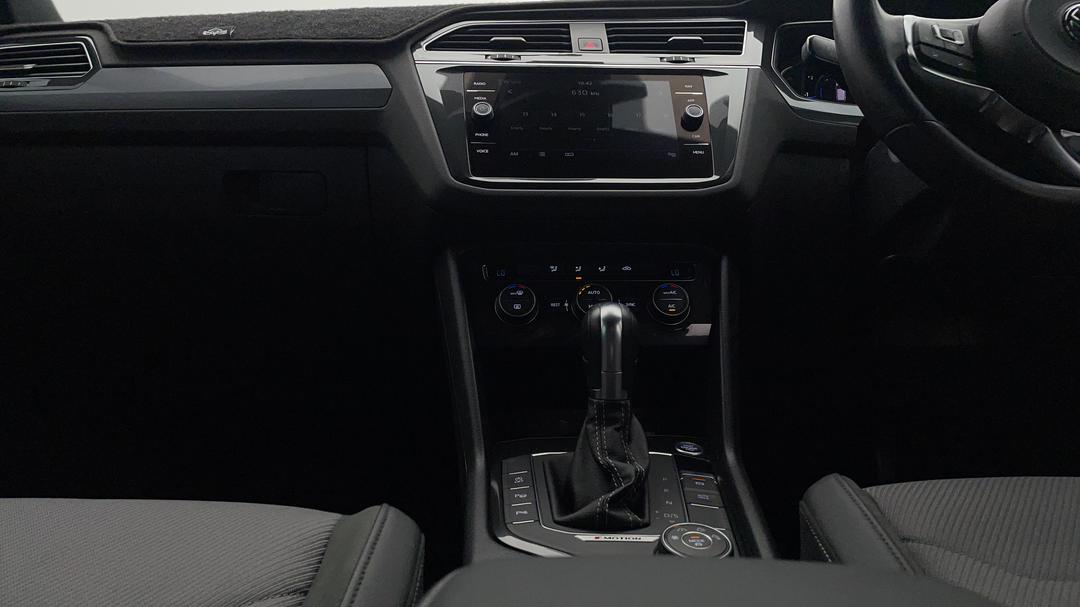 2019 Volkswagen Tiguan 132 Tsi R-line Edition, Automatic, 70038 km, Center Console