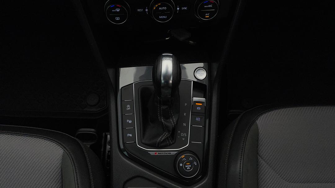 2019 Volkswagen Tiguan 132 Tsi R-line Edition, Automatic, 70038 km, Gear Lever 