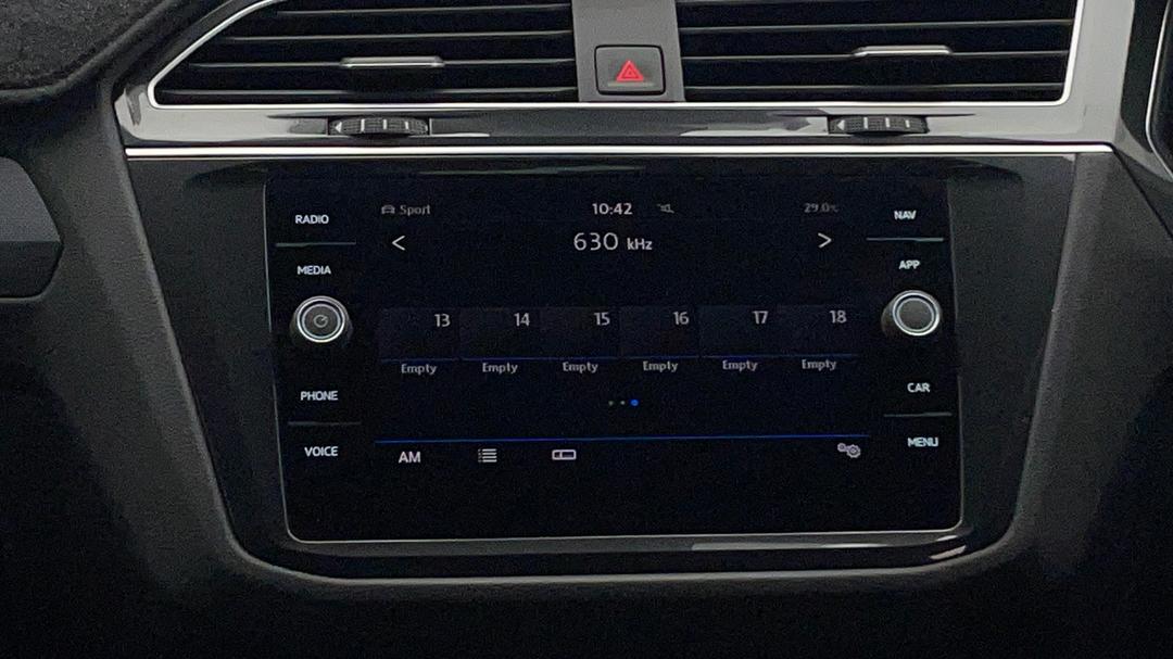 2019 Volkswagen Tiguan 132 Tsi R-line Edition, Automatic, 70038 km, Infotainment System