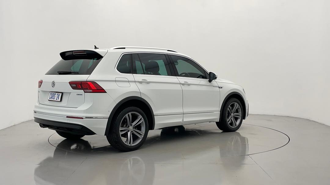 2019 Volkswagen Tiguan 132 Tsi R-line Edition, Automatic, 70038 km, Right Back Diagonal (45- Degree) View