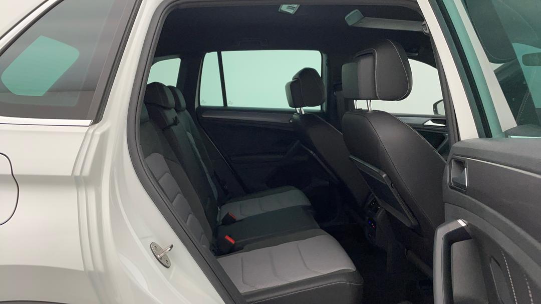 2019 Volkswagen Tiguan 132 Tsi R-line Edition, Automatic, 70038 km, Right Side Rear Door Cabin View