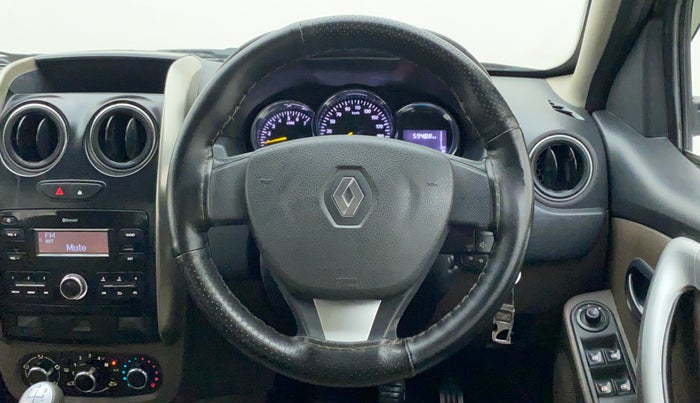 2017 Renault Duster RXL PETROL, Petrol, Manual, 59,407 km, Steering Wheel Close Up
