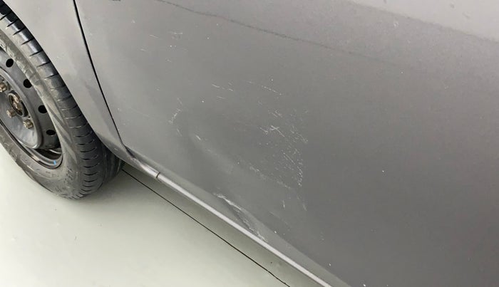 2019 Maruti Alto LXI CNG, CNG, Manual, 56,304 km, Front passenger door - Slightly dented