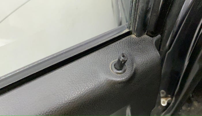 2019 Maruti Alto LXI CNG, CNG, Manual, 56,304 km, Lock system - Door lock knob has minor damage