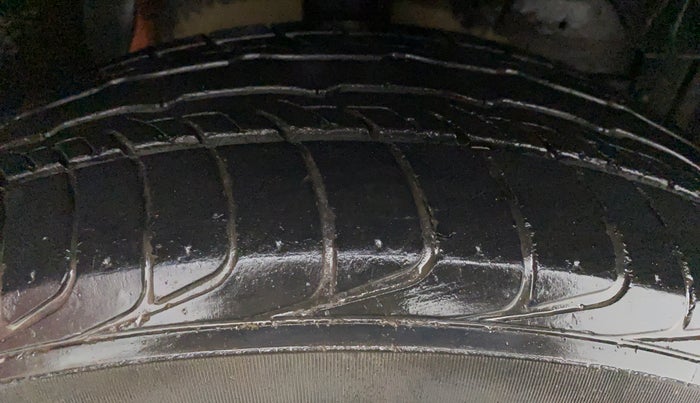 2016 Maruti Vitara Brezza VDI, Diesel, Manual, 69,544 km, Right Front Tyre Tread