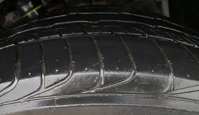 2016 Maruti Vitara Brezza VDI, Diesel, Manual, 69,544 km, Left Front Tyre Tread