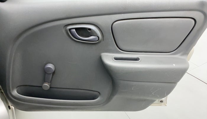 2010 Maruti Alto LXI, Petrol, Manual, 48,622 km, Driver Side Door Panels Control