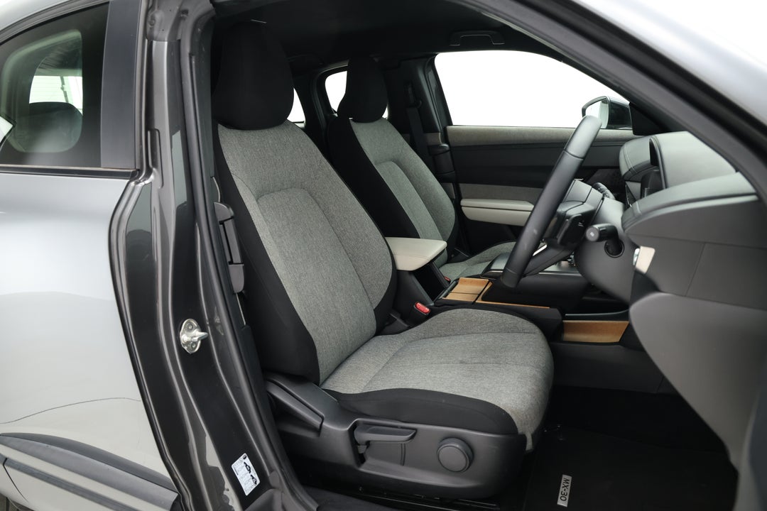 2021 Mazda Mx-30 G20e Evolve Mhev, Automatic, 55997 km, Right Side Front Door Cabin View