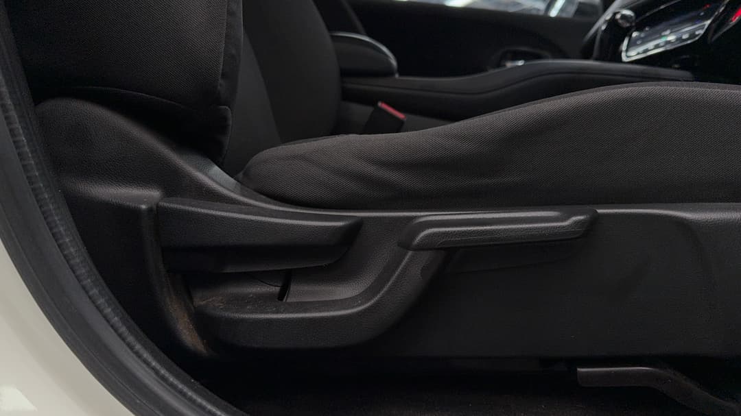 2018 Honda HR-V Vti-s, Automatic, 105033 km, Drivers Side Adjustment Panel