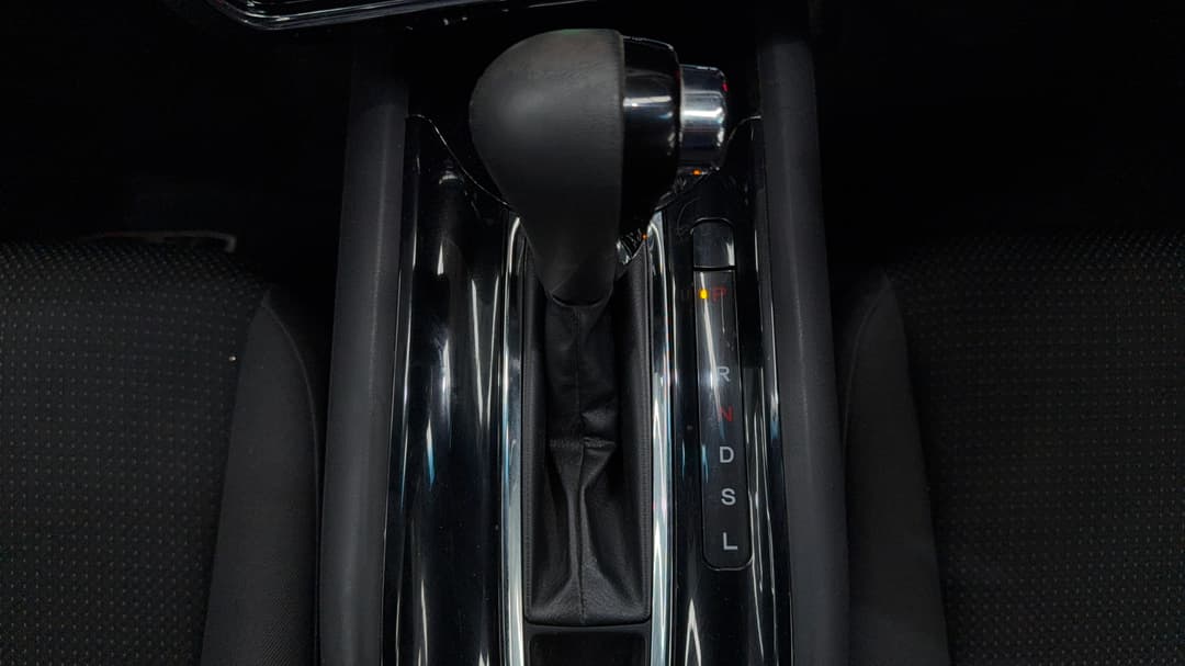 2018 Honda HR-V Vti-s, Automatic, 105033 km, Gear Lever 