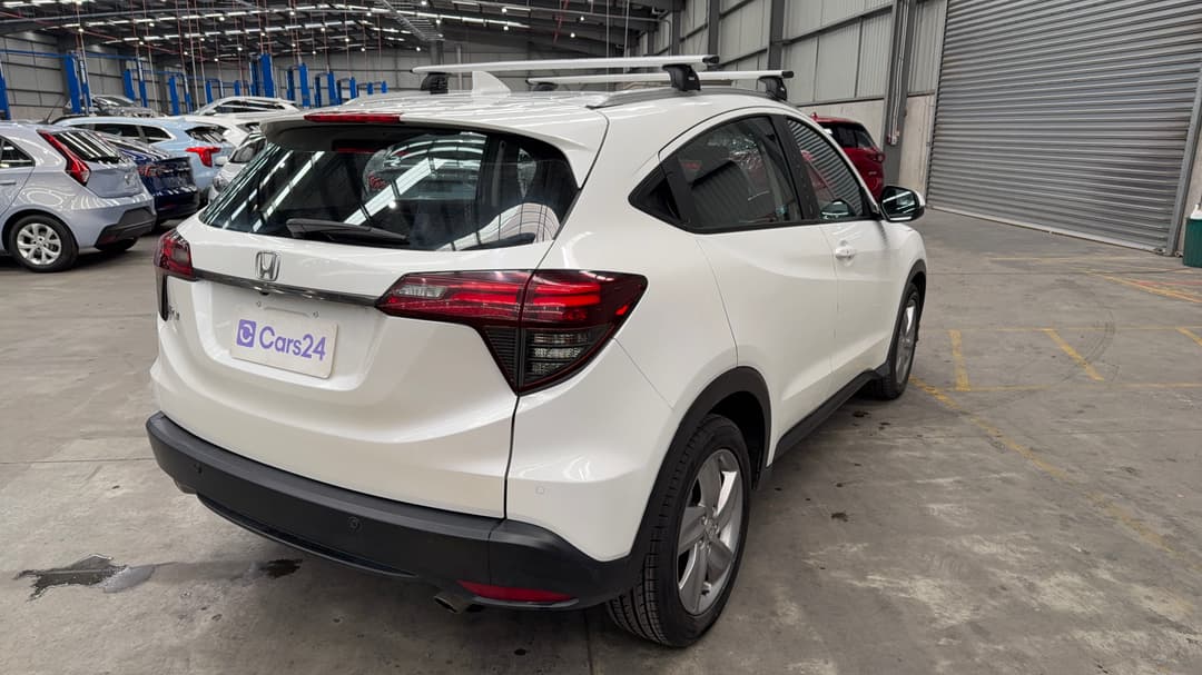 2018 Honda HR-V Vti-s, Automatic, 105033 km, Right Back Diagonal (45- Degree) View