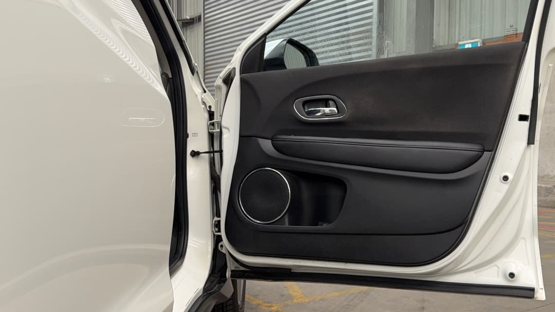 2018 Honda HR-V Vti-s, Automatic, 105033 km, Speaker View