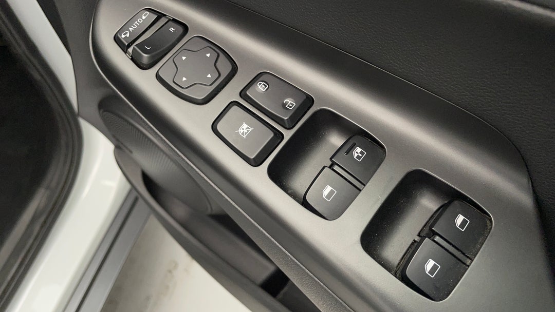 2019 Hyundai Kona Elite (fwd), Automatic, 67920 km, Drivers Side Door Panel Controls