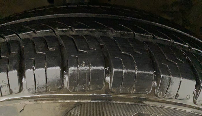 2013 Maruti Swift VXI, Petrol, Manual, 47,735 km, Left Rear Tyre Tread
