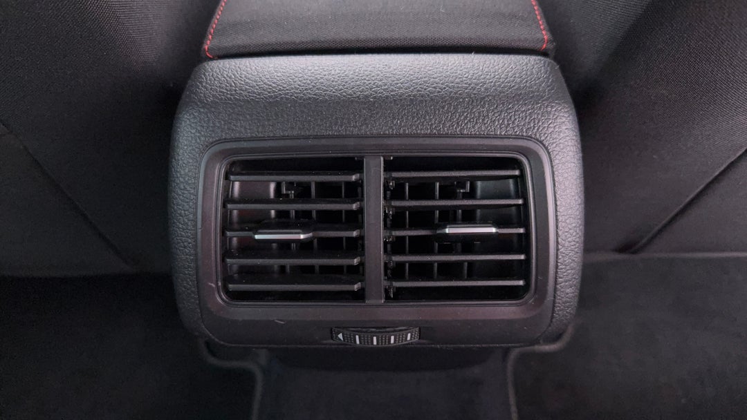 2018 Volkswagen Golf Gti, Automatic, 123164 km, Rear A/C Vent