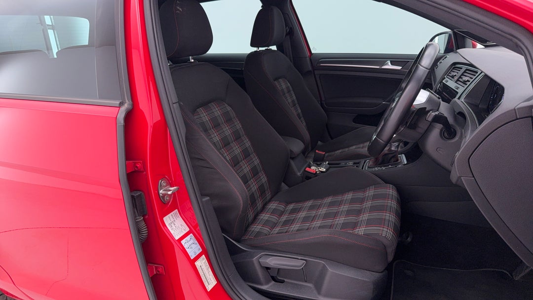 2018 Volkswagen Golf Gti, Automatic, 123164 km, Right Side Front Door Cabin View