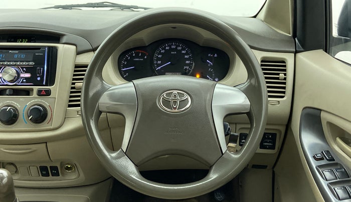 2013 Toyota Innova 2.5 GX 7 STR BS IV, Diesel, Manual, 1,58,656 km, Steering Wheel Close Up