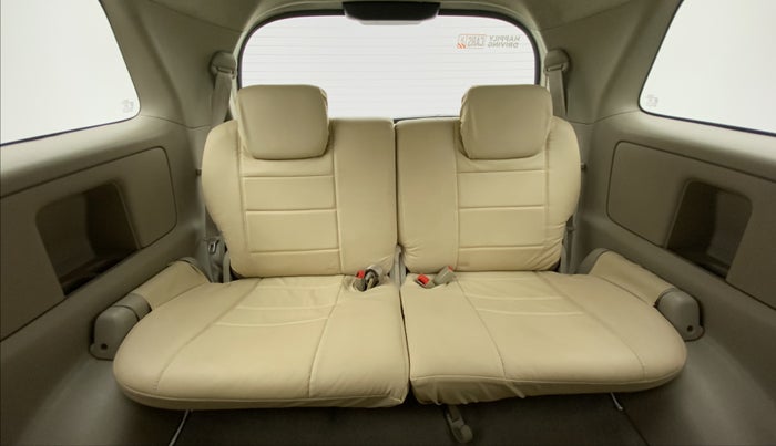 2013 Toyota Innova 2.5 GX 7 STR BS IV, Diesel, Manual, 1,58,656 km, Third Seat Row ( optional )