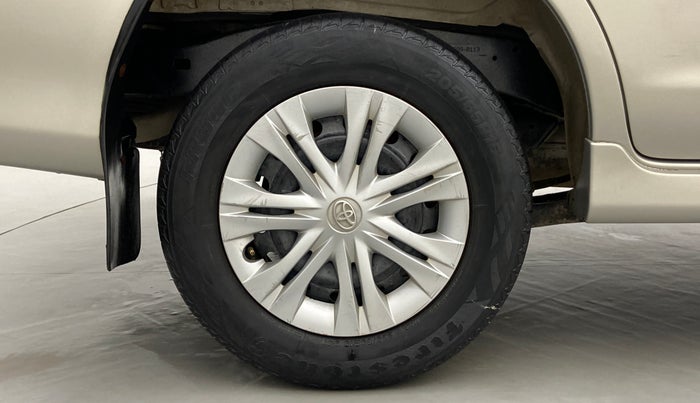 2013 Toyota Innova 2.5 GX 7 STR BS IV, Diesel, Manual, 1,58,656 km, Right Rear Wheel