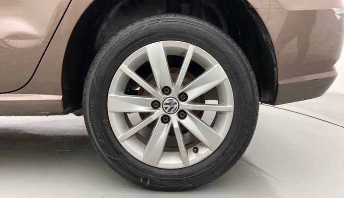 2016 Volkswagen Ameo HIGHLINE1.2L, Petrol, Manual, 98,156 km, Left Rear Wheel