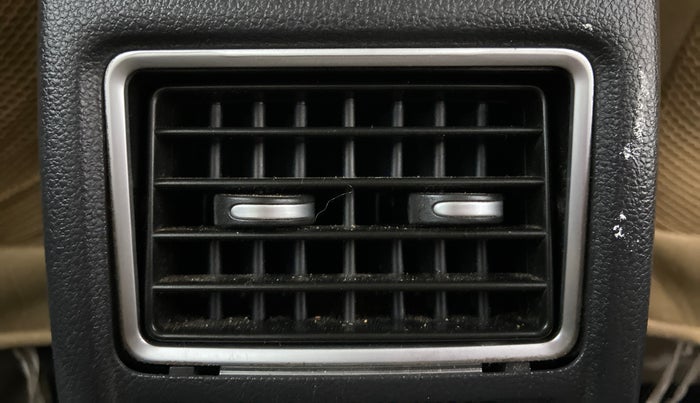 2016 Volkswagen Ameo HIGHLINE1.2L, Petrol, Manual, 98,156 km, Rear AC Vents