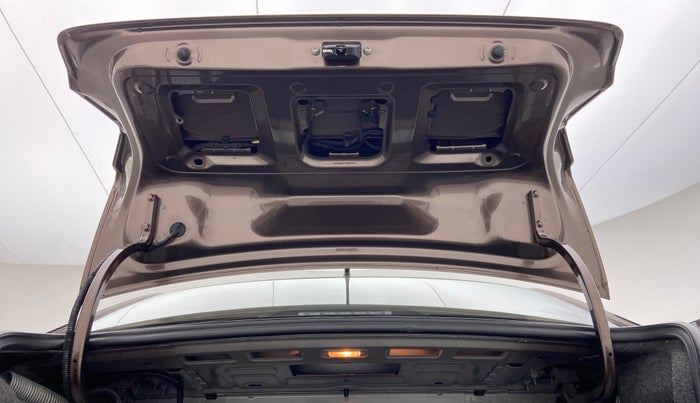 2016 Volkswagen Ameo HIGHLINE1.2L, Petrol, Manual, 98,156 km, Boot Door Open