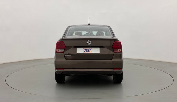 2016 Volkswagen Ameo HIGHLINE1.2L, Petrol, Manual, 98,156 km, Back/Rear