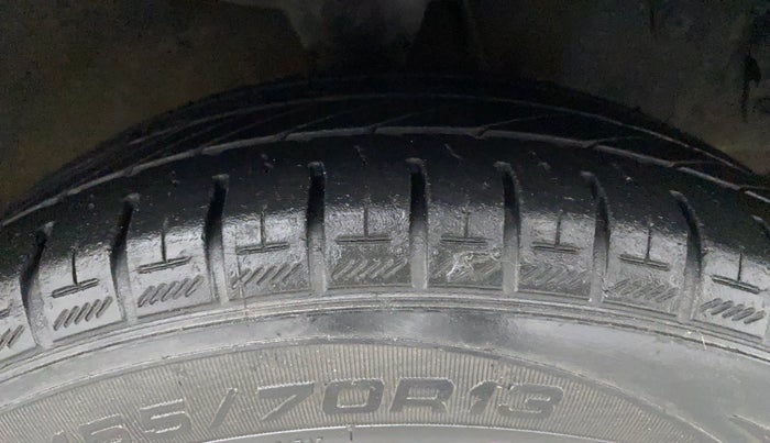 2017 Hyundai Eon MAGNA +, Petrol, Manual, 44,495 km, Right Front Tyre Tread