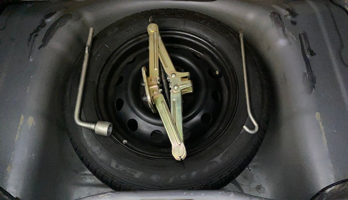 2017 Hyundai Eon MAGNA +, Petrol, Manual, 44,495 km, Spare Tyre
