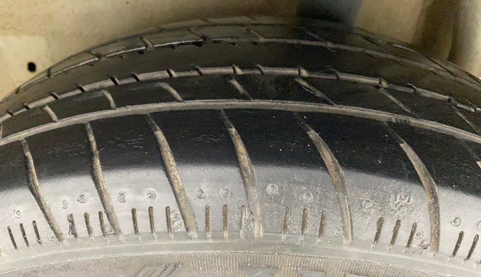 2014 Maruti Celerio VXI, Petrol, Manual, 83,815 km, Left Rear Tyre Tread