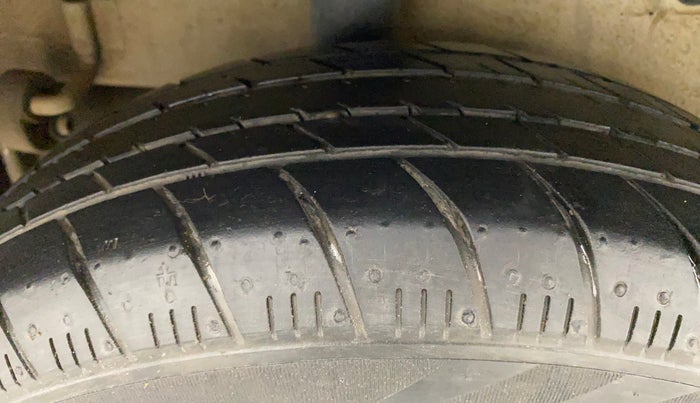 2014 Maruti Celerio VXI, Petrol, Manual, 83,815 km, Right Rear Tyre Tread