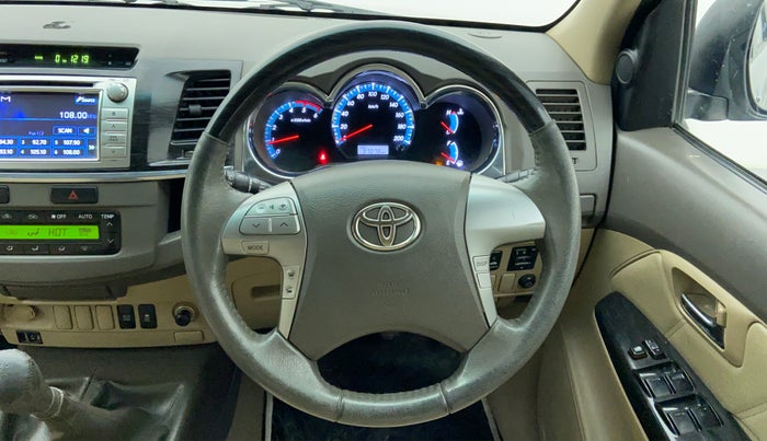2012 Toyota Fortuner 3.0 MT 4X4, Diesel, Manual, 97,115 km, Steering Wheel Close Up