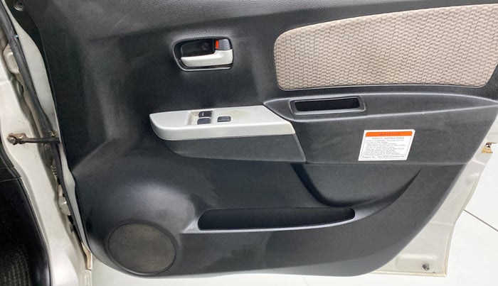 2014 Maruti Wagon R 1.0 LXI CNG, CNG, Manual, 86,713 km, Driver Side Door Panels Control