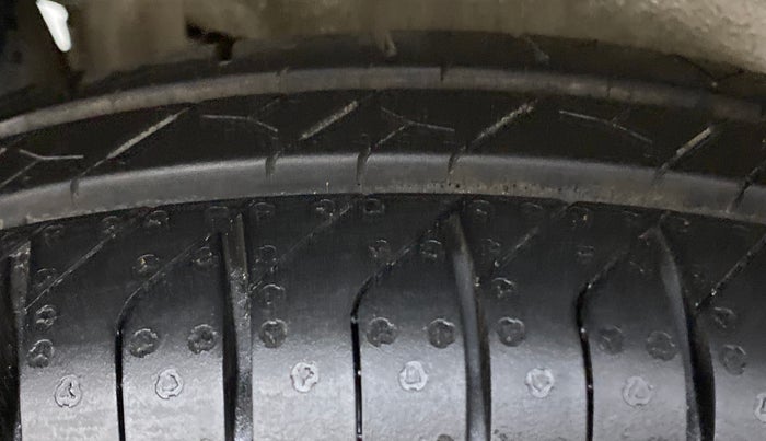 2014 Maruti Wagon R 1.0 LXI CNG, CNG, Manual, 86,713 km, Right Rear Tyre Tread