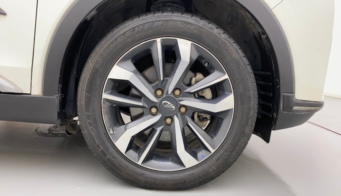 2020 Mahindra XUV300 W8 (O) 1.2 PETROL, Petrol, Manual, 42,417 km, Right Front Wheel
