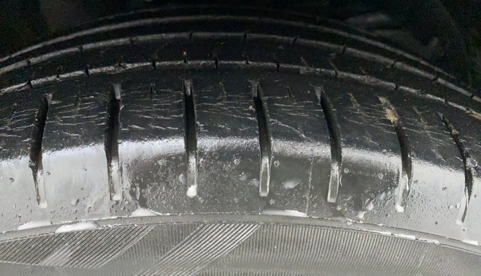 2016 Maruti Baleno ALPHA PETROL 1.2, Petrol, Manual, 47,188 km, Right Front Tyre Tread