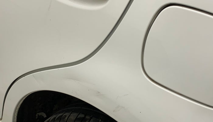 2019 Toyota Etios Liva V DUAL TONE, CNG, Manual, 82,515 km, Left quarter panel - Slightly dented