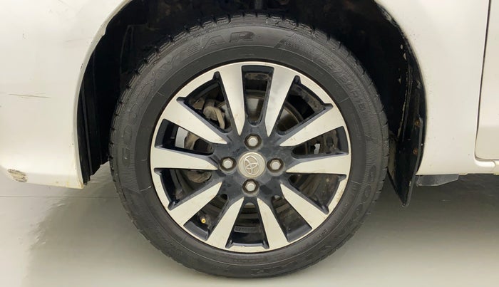 2019 Toyota Etios Liva V DUAL TONE, CNG, Manual, 82,515 km, Left Front Wheel