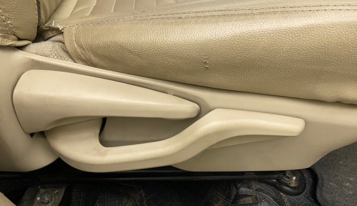 2019 Toyota Etios Liva V DUAL TONE, CNG, Manual, 82,515 km, Driver Side Adjustment Panel