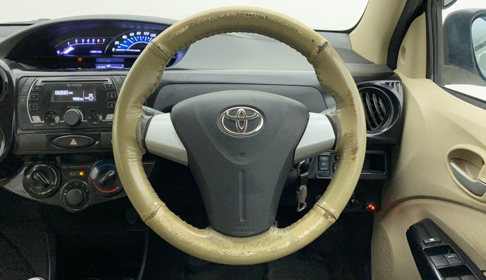 2019 Toyota Etios Liva V DUAL TONE, CNG, Manual, 82,515 km, Steering Wheel Close Up