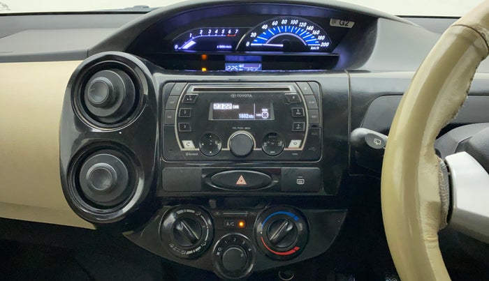 2019 Toyota Etios Liva V DUAL TONE, CNG, Manual, 82,515 km, Air Conditioner