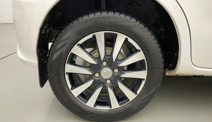 2019 Toyota Etios Liva V DUAL TONE, CNG, Manual, 82,515 km, Right Rear Wheel