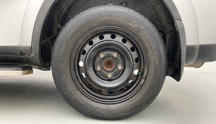 2015 Mahindra XUV500 W6 4X2, Diesel, Manual, 70,903 km, Left Rear Wheel