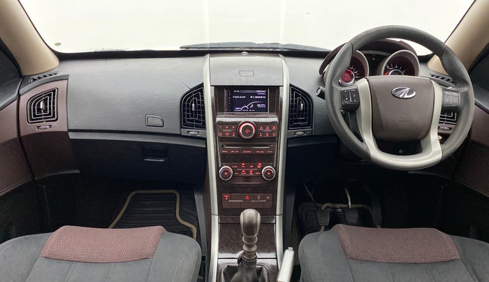 2015 Mahindra XUV500 W6 4X2, Diesel, Manual, 70,903 km, Dashboard