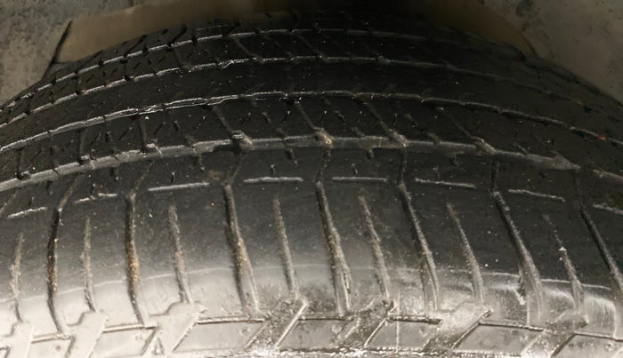 2015 Mahindra XUV500 W6 4X2, Diesel, Manual, 70,903 km, Left Front Tyre Tread